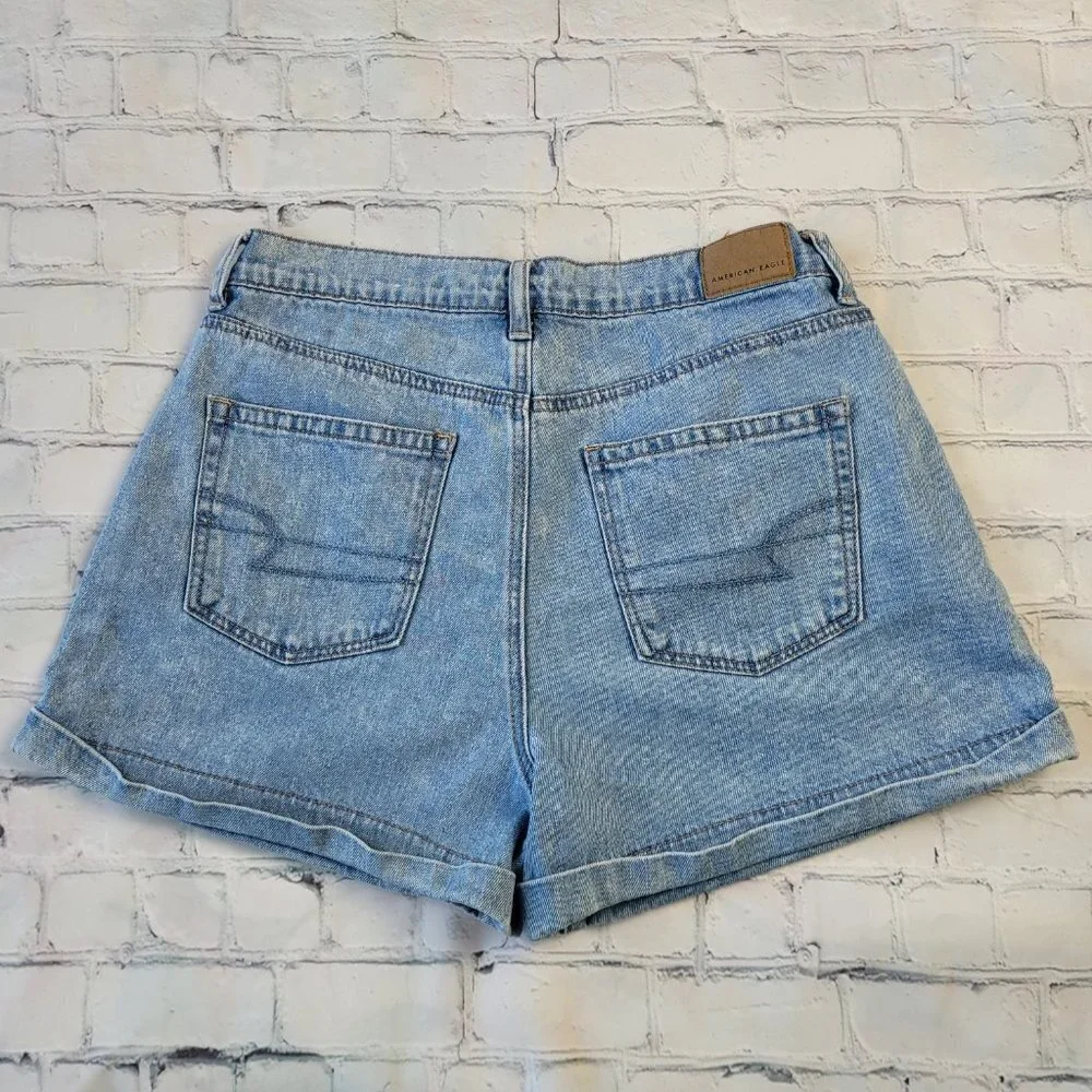 ✅ American Eagle Women's light blue mom shorts size 6